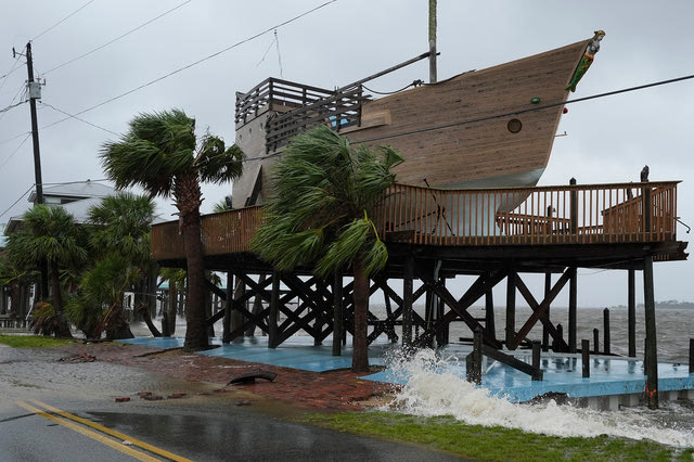 Εικόνες από τον τυφώνα Debby στη Φλόριντα