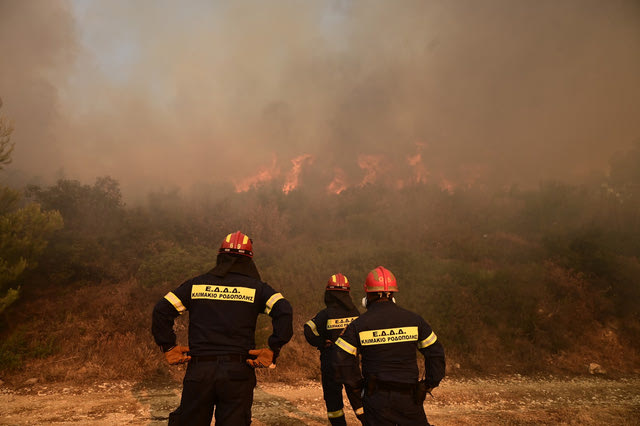 Φωτιά στην Αττική: Οδηγίες της ΕΛΑΣ στους πολίτες – Μην επιστρέφετε σε περιοχές που έχουν καεί