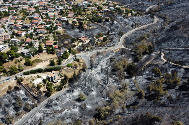 Η επόμενη μέρα της φωτιάς στην Αττική