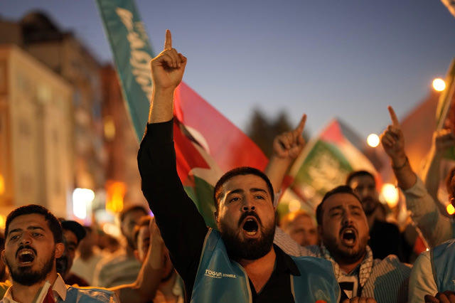 Τουρκία: Στο συλλαλητήριο υπέρ των Παλαιστινίων και κατά του Ισραήλ τα παιδιά του Ερντογάν