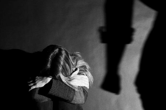 Κρήτη: Σύλληψη 31χρονου για τον ξυλοδαρμό της συζύγου του
