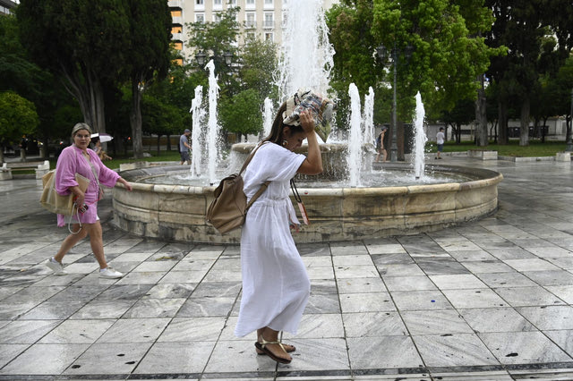 Καιρός: Παραμένουν οι υψηλές θερμοκρασίες – Που θα σημειωθούν βροχές