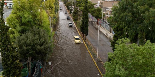 Κακοκαιρία: Σχεδόν 54.000 κεραυνοί, χαλάζι και καταιγίδες – Πότε υποχωρεί η “ψυχρή λίμνη”