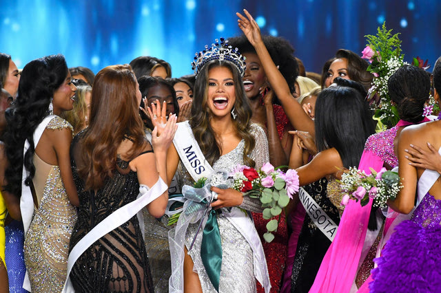 Η νέα Miss USA είναι αξιωματικός πληροφοριών του στρατού