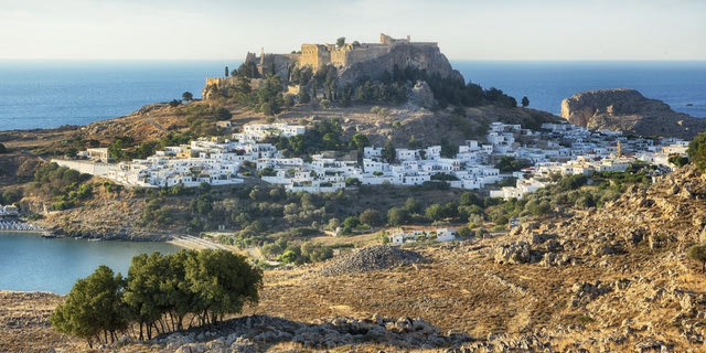 Ρόδος: Συνέλαβαν Τούρκους που εκτελούσαν εργασίες σε κεραία τηλεπικοινωνιών