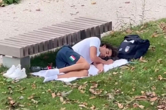 Ο χρυσός Ολυμπιονίκης Τόμας Τσεκόν κοιμήθηκε στο πάρκο