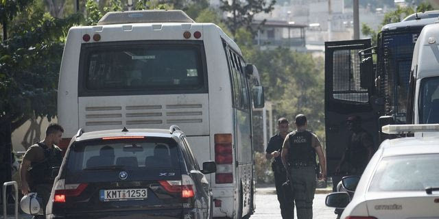 Μεταγωγή στον Εισαγγελέα των ανήλικων που συμμετείχαν στην αιματηρή συμπλοκή στο Λαύριο