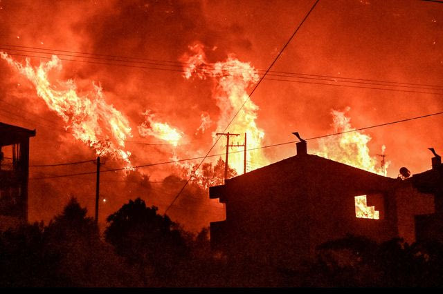 Πυρκαγιά στην περιοχή του Ξυλόκαστρου