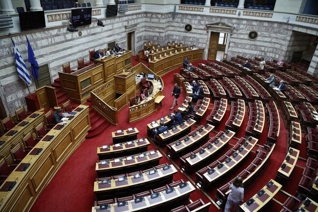 Βουλή: Ενός λεπτού σιγή στη μνήμη του Παύλου Φύσσα