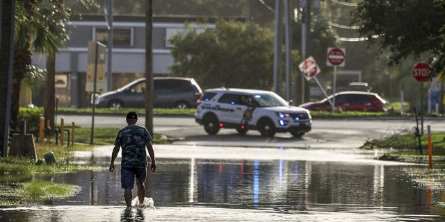 Τουλάχιστον 3 νεκροί από το πέρασμα του τυρφώνα Χέλεν