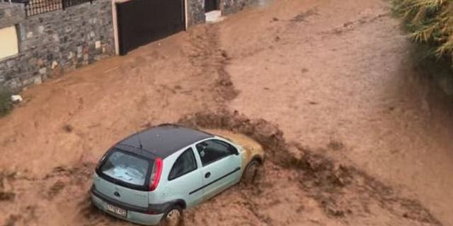 Κρήτη: Εικόνες καταστροφής από την κακοκαιρία – Πλημμύρισαν δρόμοι, παρασύρθηκαν αυτοκίνητα