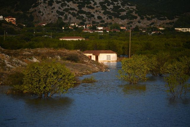 Η πλημμυρισμένη λίμνη Κάρλα μετά την κακοκαιρία Daniel