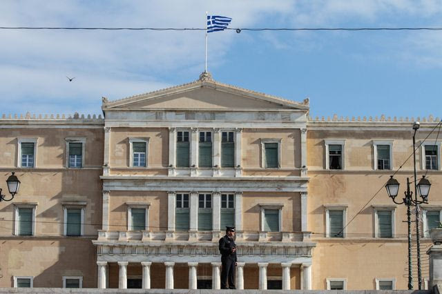 Σύνταγμα: Λήξη συναγερμού για τον “ύποπτο” σάκκο