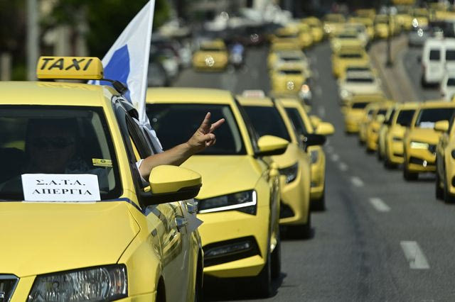 Απεργιακή συγκέντρωση οδηγών ταξί στην Αθήνα