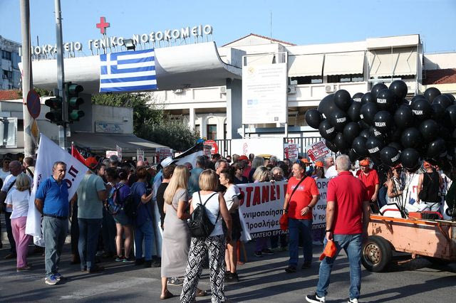 Συγκέντρωση και πορεία υγειονομικών στη Θεσσαλονίκη