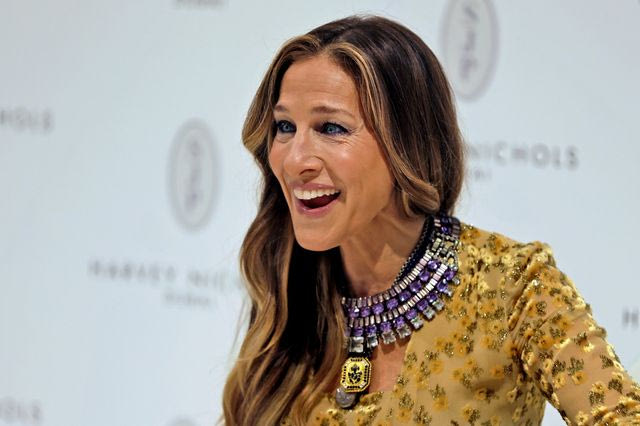 Sarah Jessica Parker: “Με περηφάνια ψηφίζω την Κάμαλα”