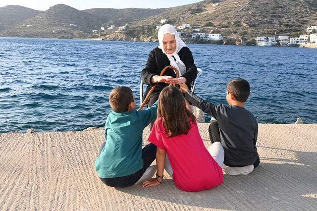 Αμοργός_Παιχνίδια - Φωτό. Αντώνης Βεκρής © Μουσείο Κυκλαδικής Τέχνης