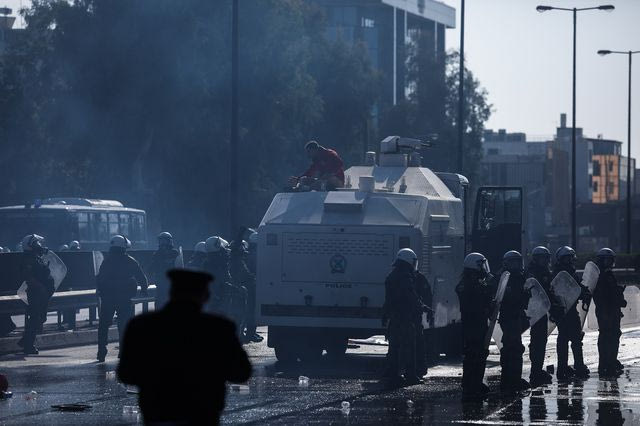 Αστυνομικοί έριξαν χημικά στους Πυροσβέστες