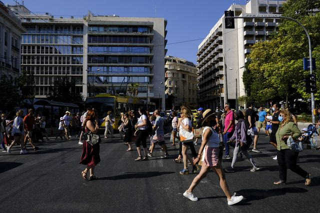 Αυξάνεται το δημόσιο χρέος