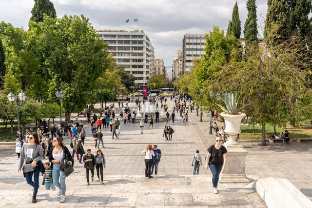 Κόσμος στο κέντρο της Αθήνας