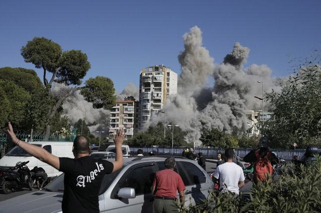 Ένα 11όροφο κτίριο χτυπήθηκε από ισραηλινό πύραυλο στη Βηρυτό