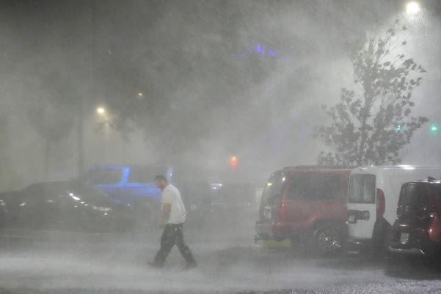 Έφτασε στη Φλόριντα ο τυφώνας Μίλτον