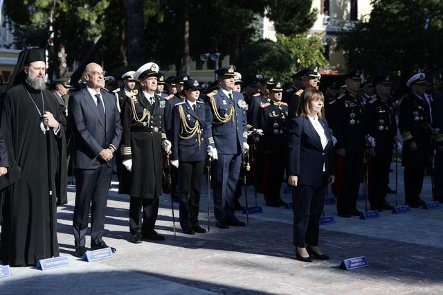 Θεσσαλονίκη: Η Κ. Σακελλαροπούλου κατέθεσε στεφάνι στο Ηρώο Πεσόντων του Γ’ Σώματος Στρατού