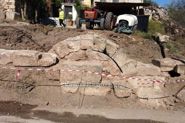 Ανακαλύφθηκε μεγάλος τάφος στη Φθιώτιδα – Για σπουδαίο εύρημα κάνουν λόγο οι αρχαιολόγοι