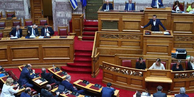 Βουλή: Ξεκίνησε η συζήτηση του νομοσχεδίου για τον κατώτατο μισθό – Ποτέ ψηφίζεται