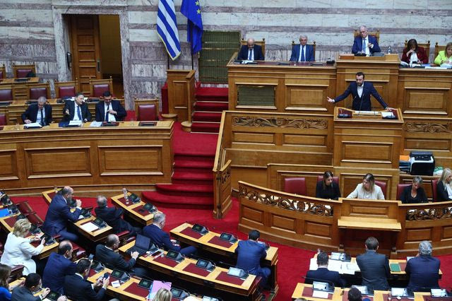 Βουλή: Ξεκίνησε η συζήτηση του νομοσχεδίου για τον κατώτατο μισθό – Ποτέ ψηφίζεται