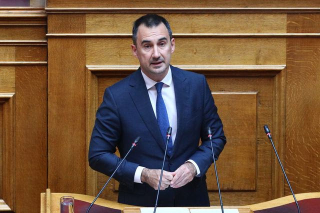 Αλέξης Χαρίτσης: Η κυβέρνηση διεκδικεί βραβείο στασιμότητας