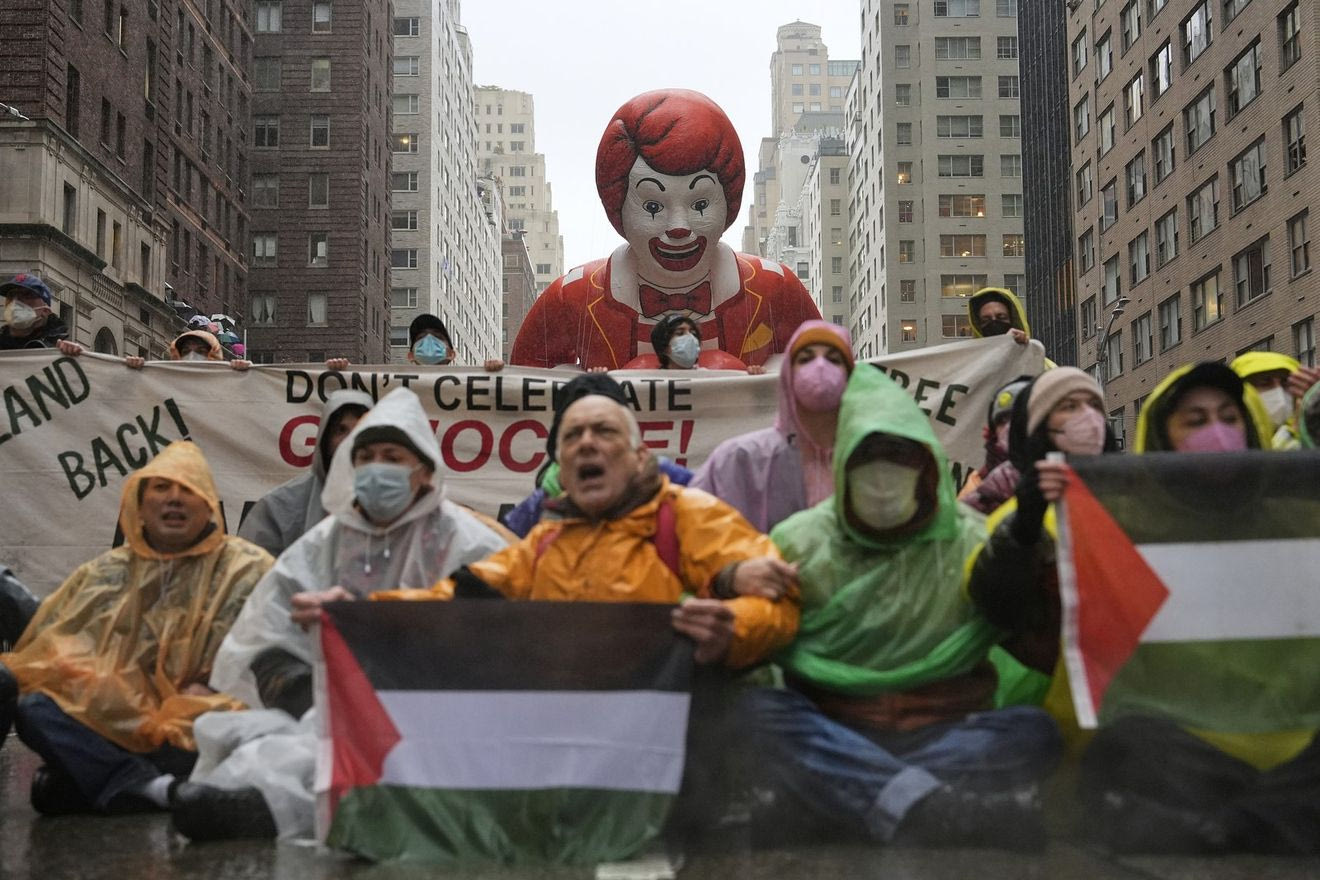 Διαμαρτυρία υπέρ της Παλαιστίνης στην Macy's Thanksgiving Parade