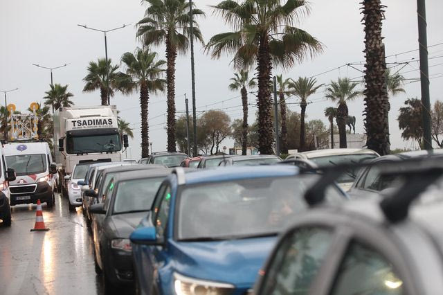 Κίνηση στη λεωφόρο Ποσειδώνος