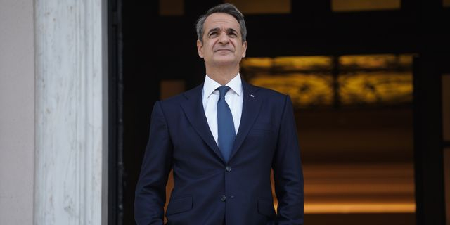 2025: Ο Μητσοτάκης έχει ένα δρόμο, οι άλλοι – έτσι όπως είναι – κανένα…