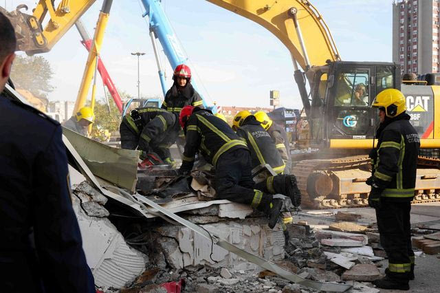 Επιχείρηση διάσωσης στο Νόβι Σαντ της Σερβίας