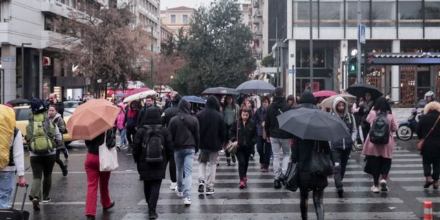 Βροχή στο κέντρο της Αθήνας