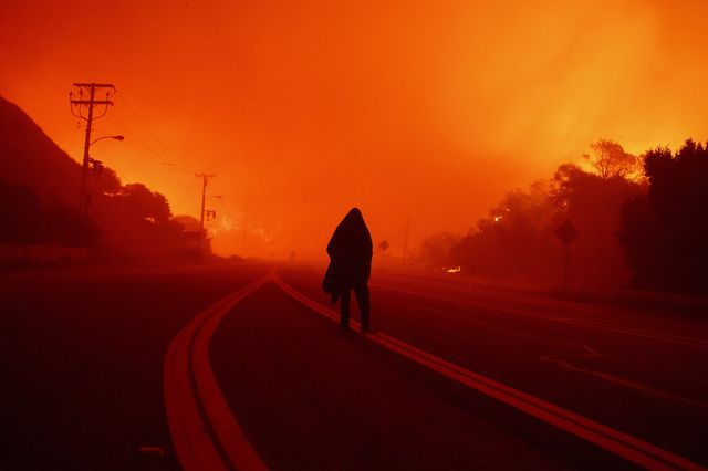 Πυρκαγιά Φράνκλιν: 15 εντυπωσιακά καρέ από το φλεγόμενο Μαλιμπού