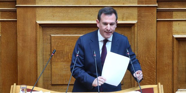 Δουδωνής: Η κυβέρνηση νομοθετεί καθυστερημένα την αναστολή χρηματοδότησης των Σπαρτιατών