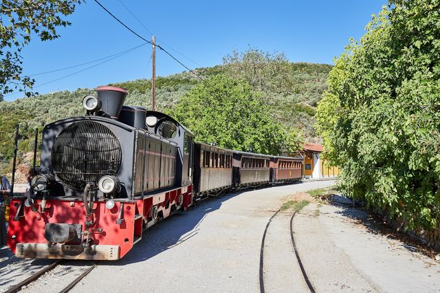 Hellenic Train:  Εκτροχιάστηκε στο πρώτο δρομολόγιο το τρενάκι του Πηλίου