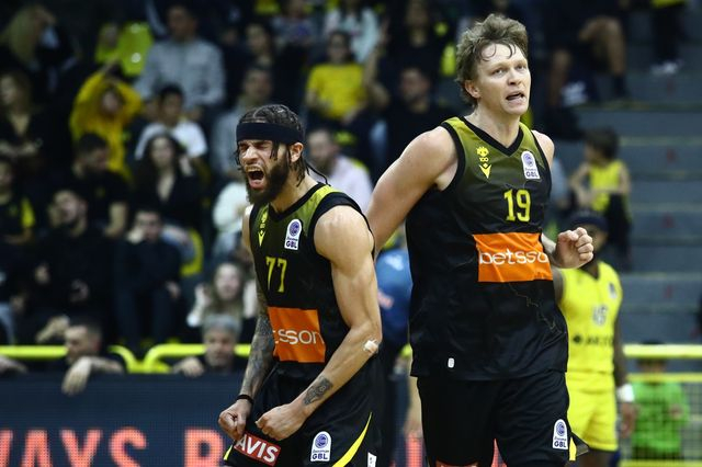 Μαρούσι – ΑΕΚ Betsson 81-83: Κουζμίνσκας και Χαμπ υπέγραψαν την απόδραση της Ένωσης