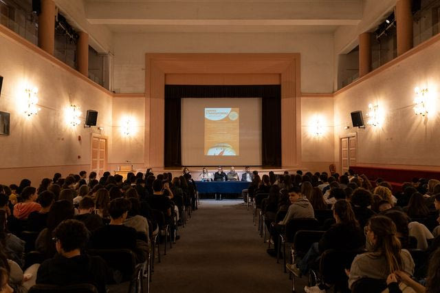 Στα Αρσάκεια Σχολεία υπάρχει μια προτεραιότητα: το μέλλον των μαθητών