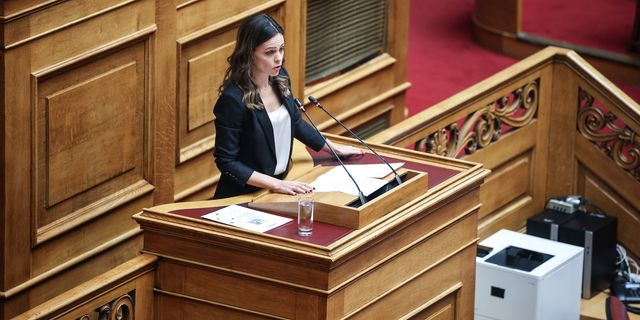 Αχτσιόγλου: Σταθερά και αταλάντευτα συνεχίζεται η φτωχοποίηση των εργαζομένων