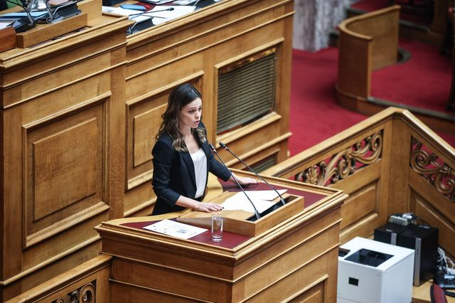 Αχτσιόγλου: Σταθερά και αταλάντευτα συνεχίζεται η φτωχοποίηση των εργαζομένων