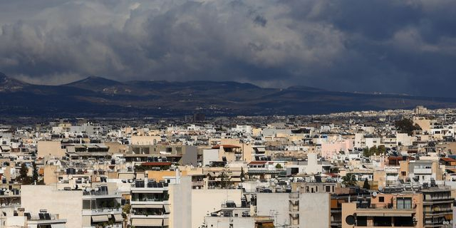 Καιρός: Εξασθενούν τα έντονα καιρικά φαινόμενα – Πού θα χιονίζει