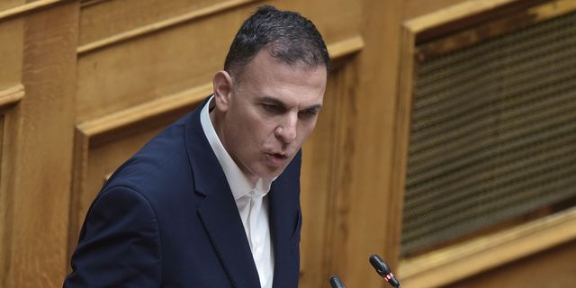 Καραμέρος: Η κυβέρνηση Μητσοτάκη ποντάρει στη λήθη με Γλύξμπουργκ και Αυγενάκη 