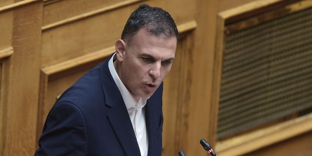 Καραμέρος: “Η πρόταση δυσπιστίας ήταν μαγνήτης για να βγουν από το κουτί της συγκάλυψης αρκετά από τα γρανάζια”