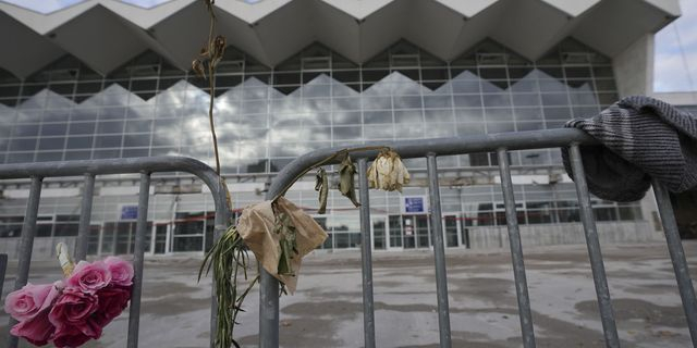 Ο σταθμός το στέγαστρο του οποίου κατέρρευσε στο Νόβισαντ