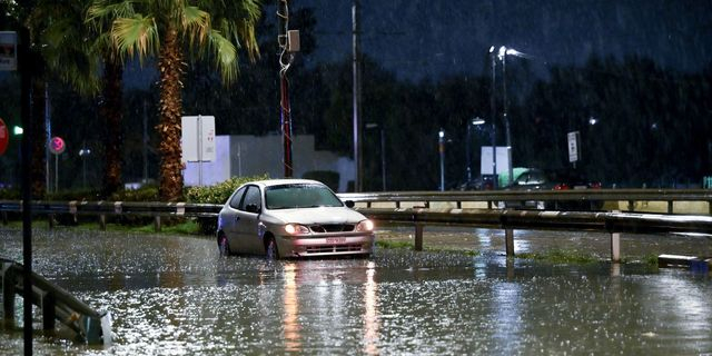 “Μπαλάκι” ευθυνών για την πλημμυρισμένη Ποσειδώνος