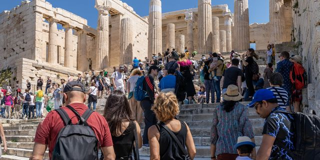 Πόσα εκατομμύρια τουρίστες ήρθαν φέτος διακοπές στη χώρα μας – Πόσα ξόδεψαν