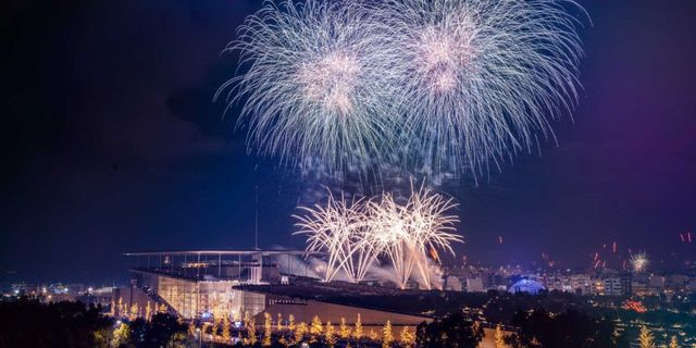 Πρωτοχρονιά στο ΚΠΙΣΝ και βόλτες στα 80 φωτισμένα πλατάνια του